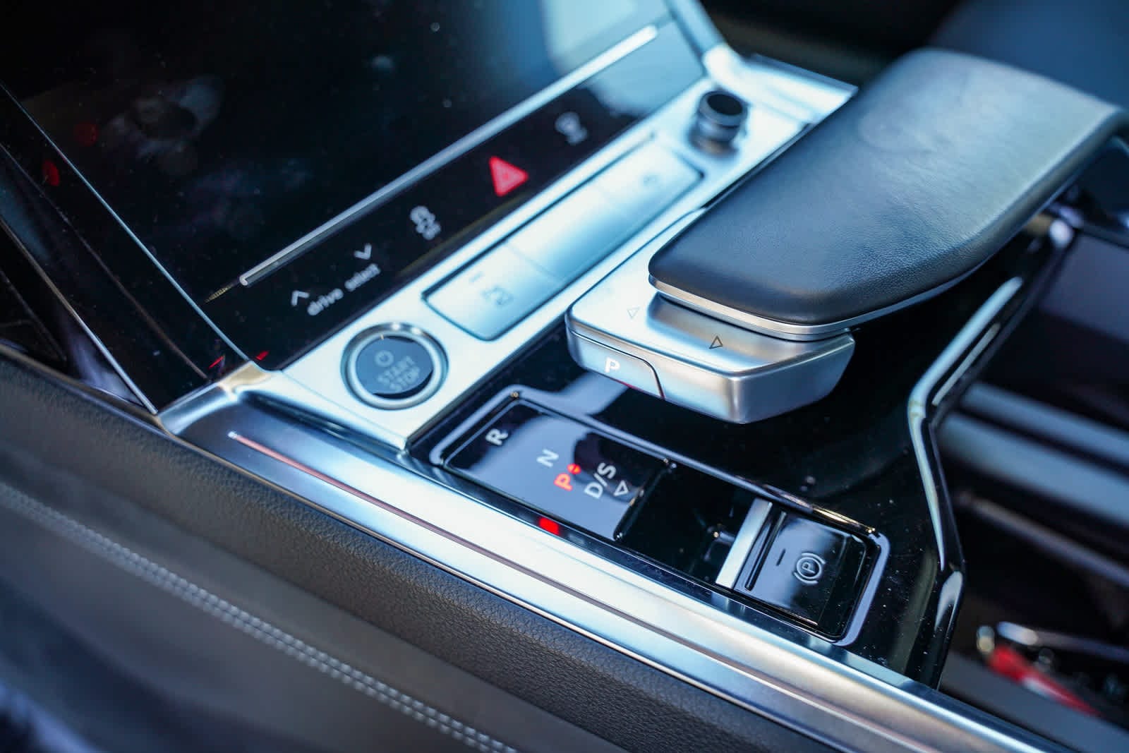 Thumbnail: 2022 Audi e-tron - 22