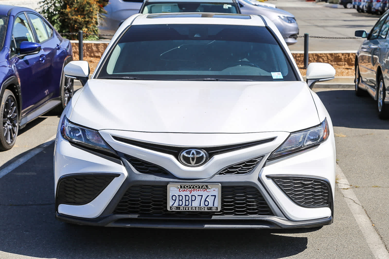2022 Toyota Camry SE photo 2