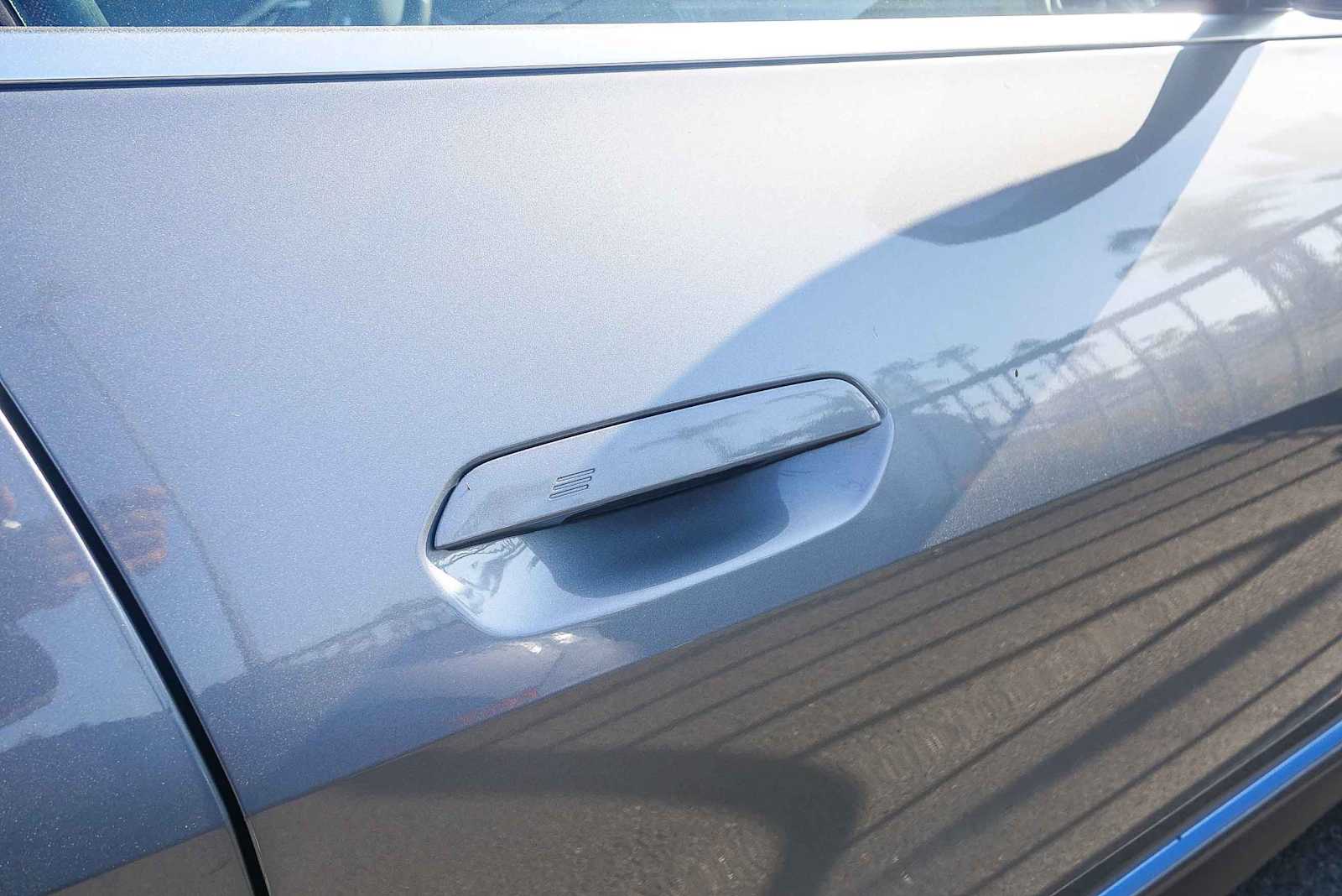 Thumbnail: 2023 BMW i4 - 19