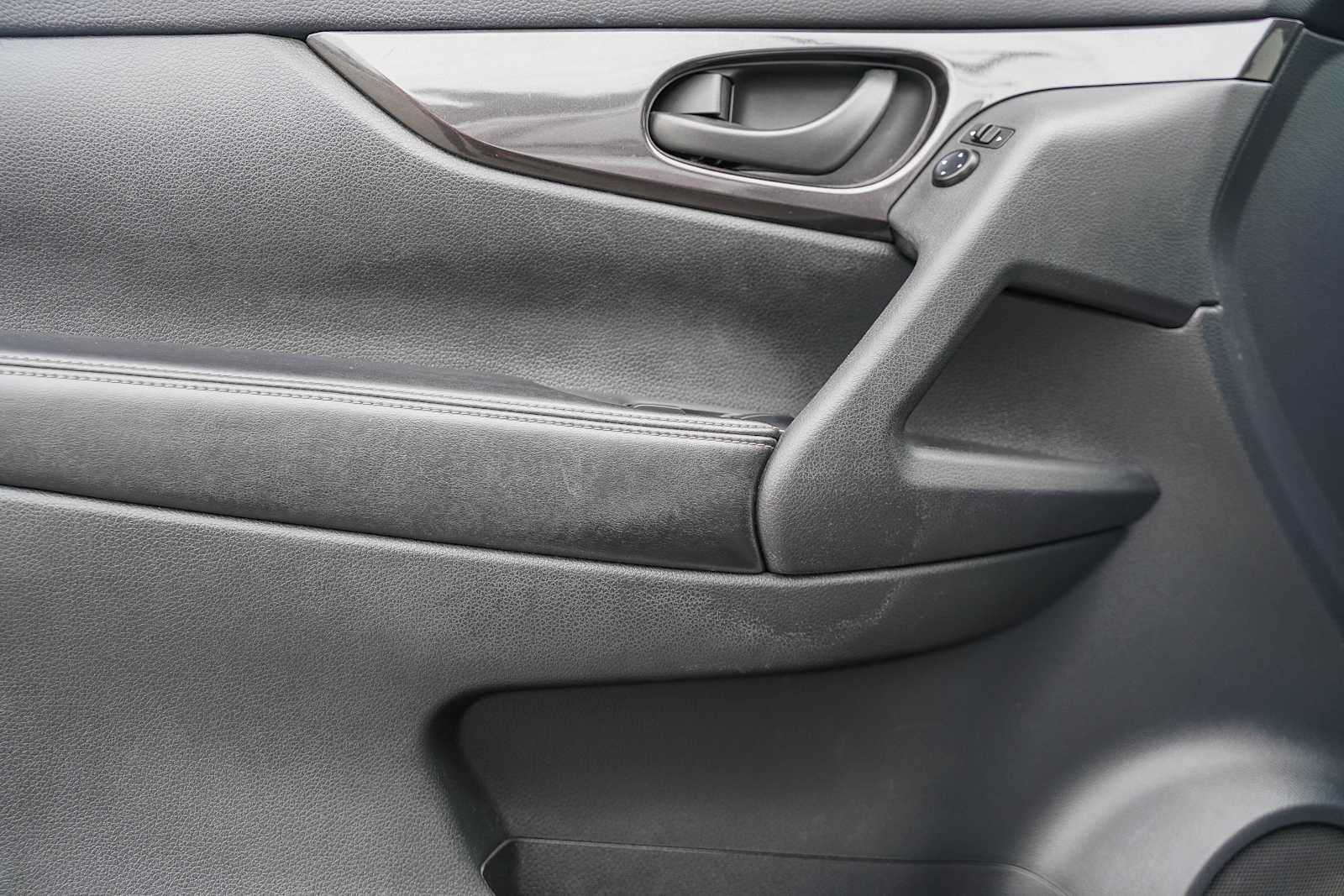 Thumbnail: 2019 Nissan Rogue - 20