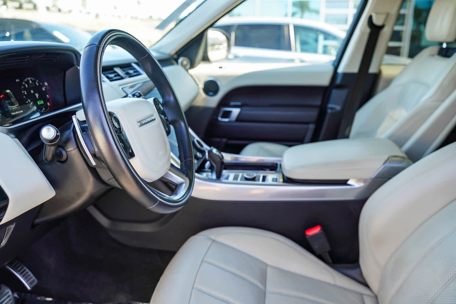 Thumbnail: 2022 Land Rover Range Rover Sport - 18