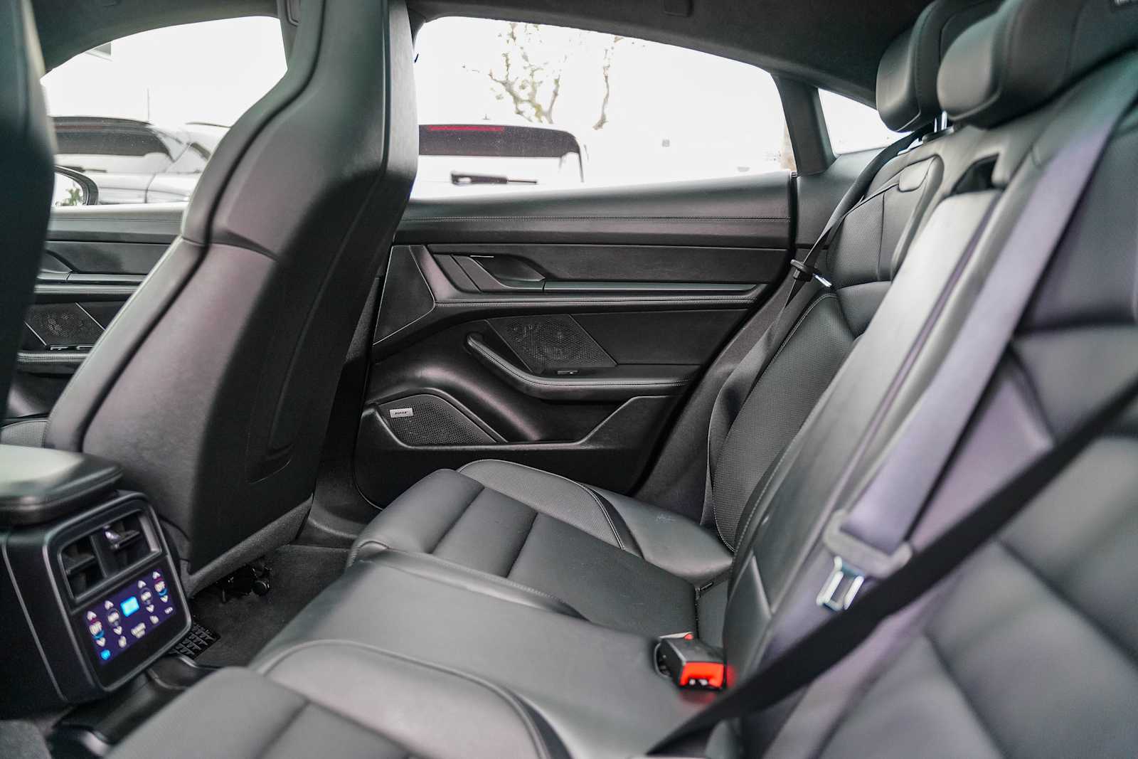 Thumbnail: 2021 Porsche Taycan - 18