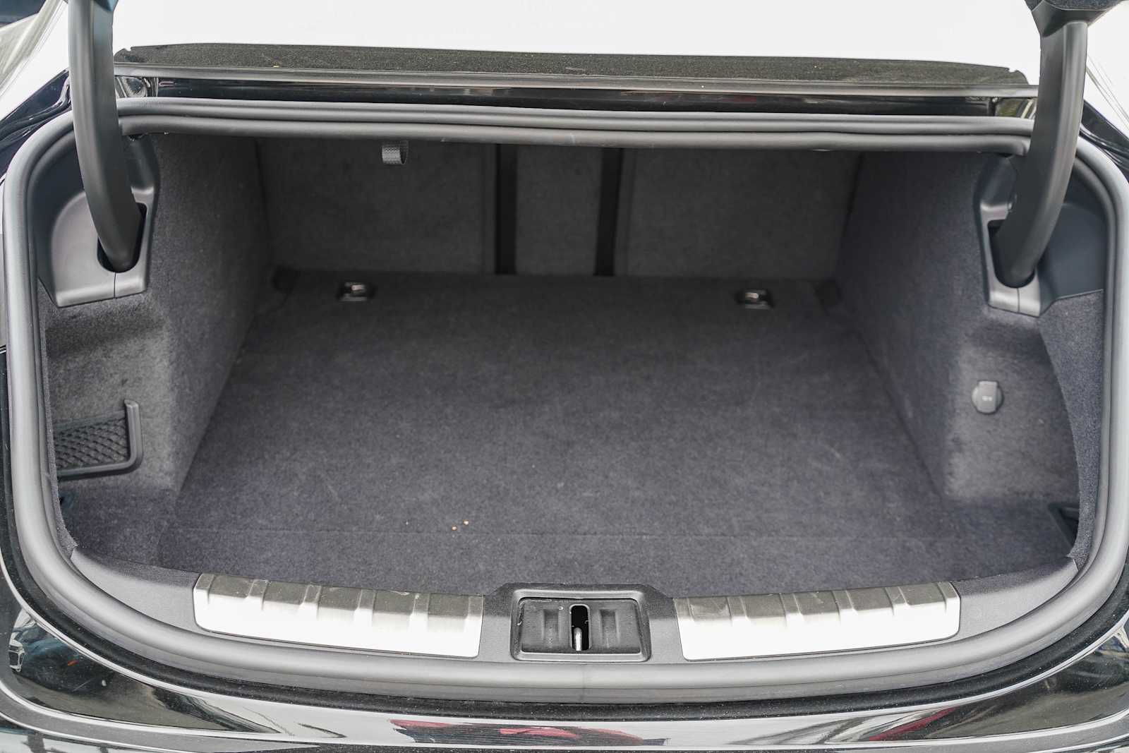 Thumbnail: 2021 Porsche Taycan - 26