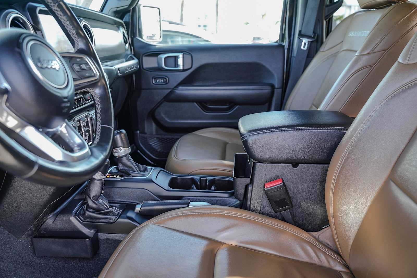 Thumbnail: 2022 Jeep Wrangler - 12