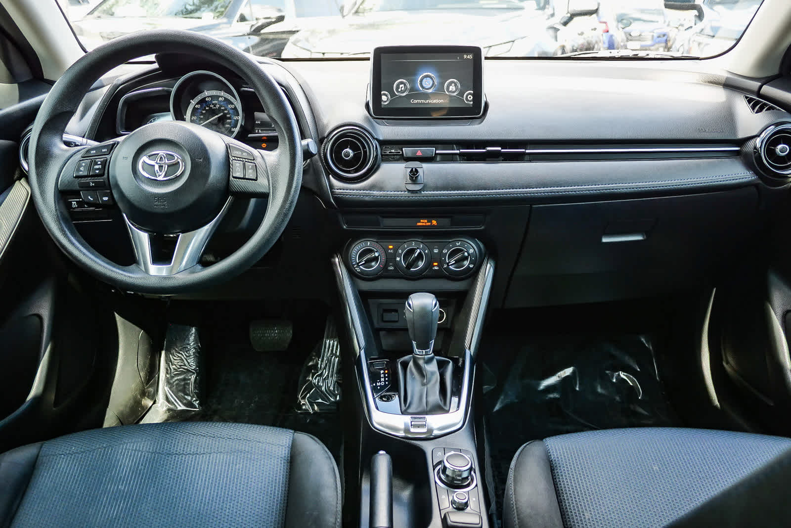 Thumbnail: 2017 Toyota Yaris iA - 12