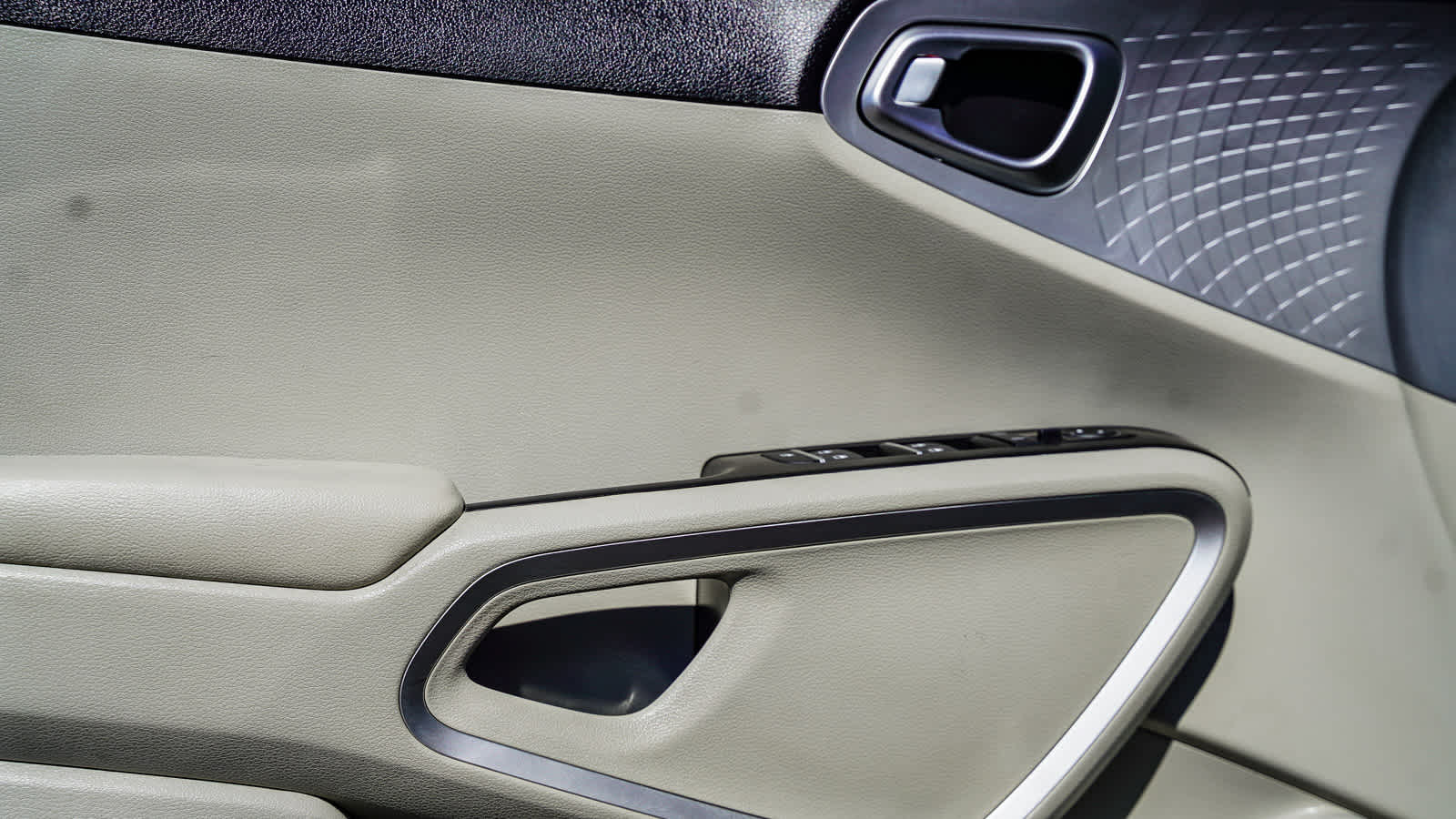 Thumbnail: 2023 Kia Soul - 17