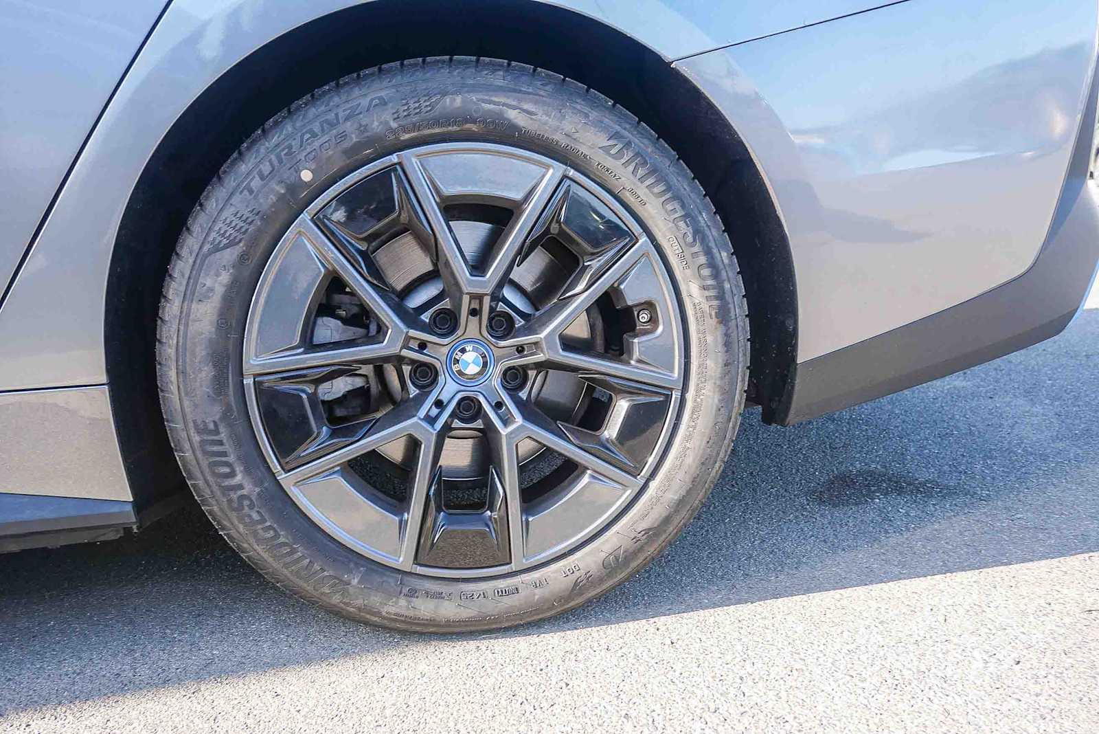 Thumbnail: 2023 BMW i4 - 5