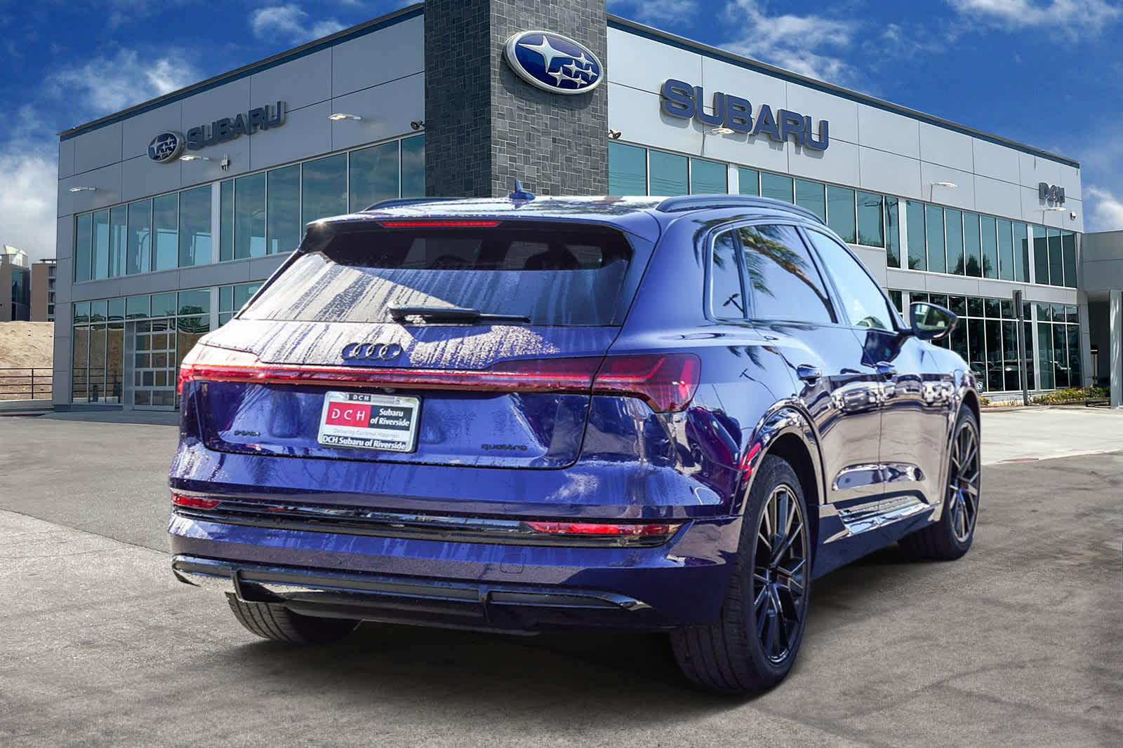 Thumbnail: 2022 Audi e-tron - 4