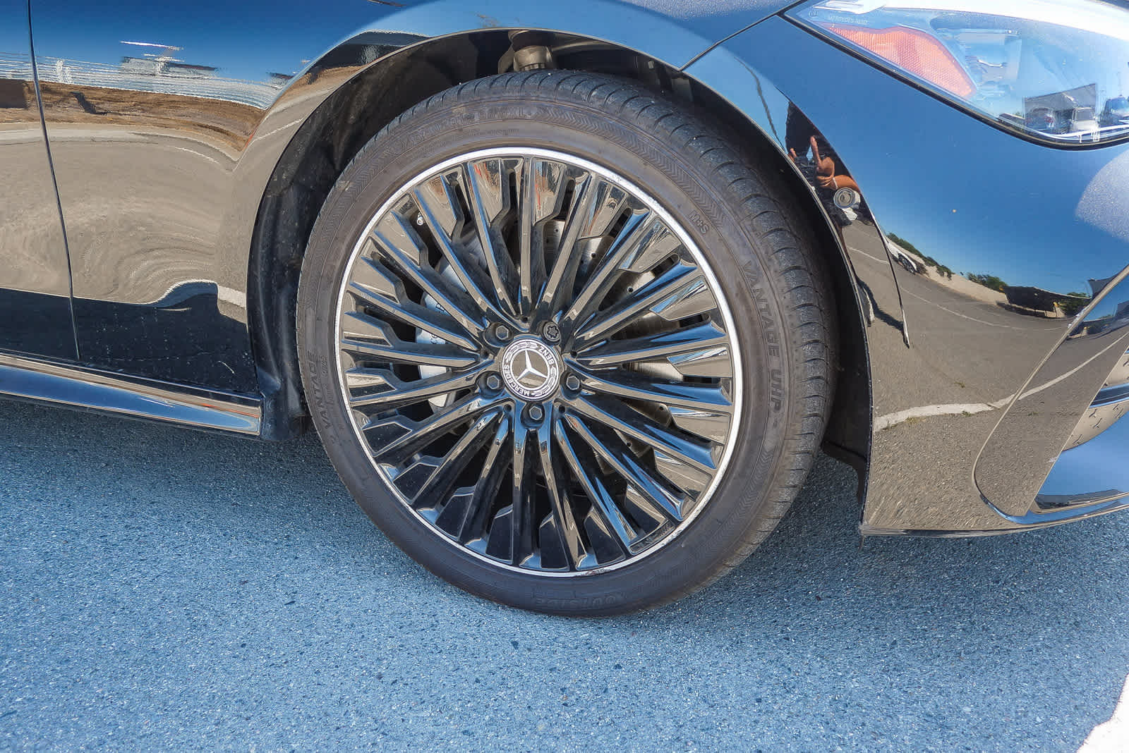 Thumbnail: 2025 Mercedes-Benz CLE - 8