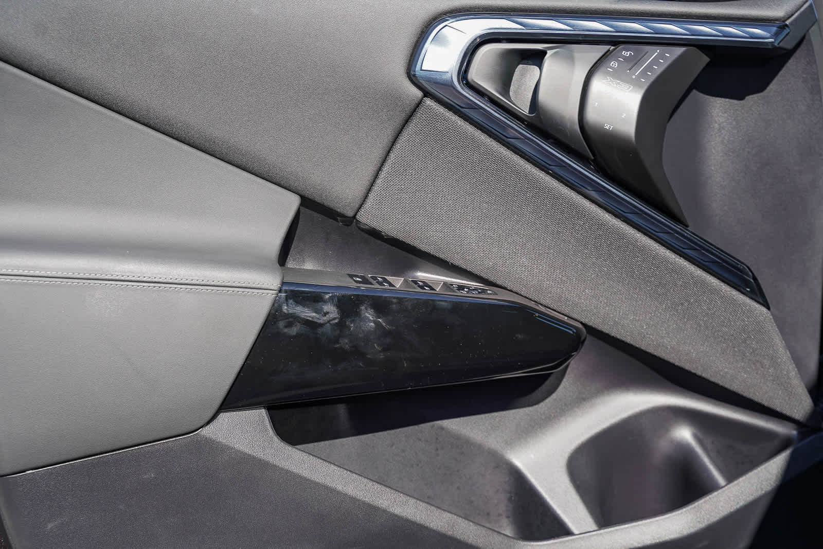 Thumbnail: 2025 BMW M5 - 18