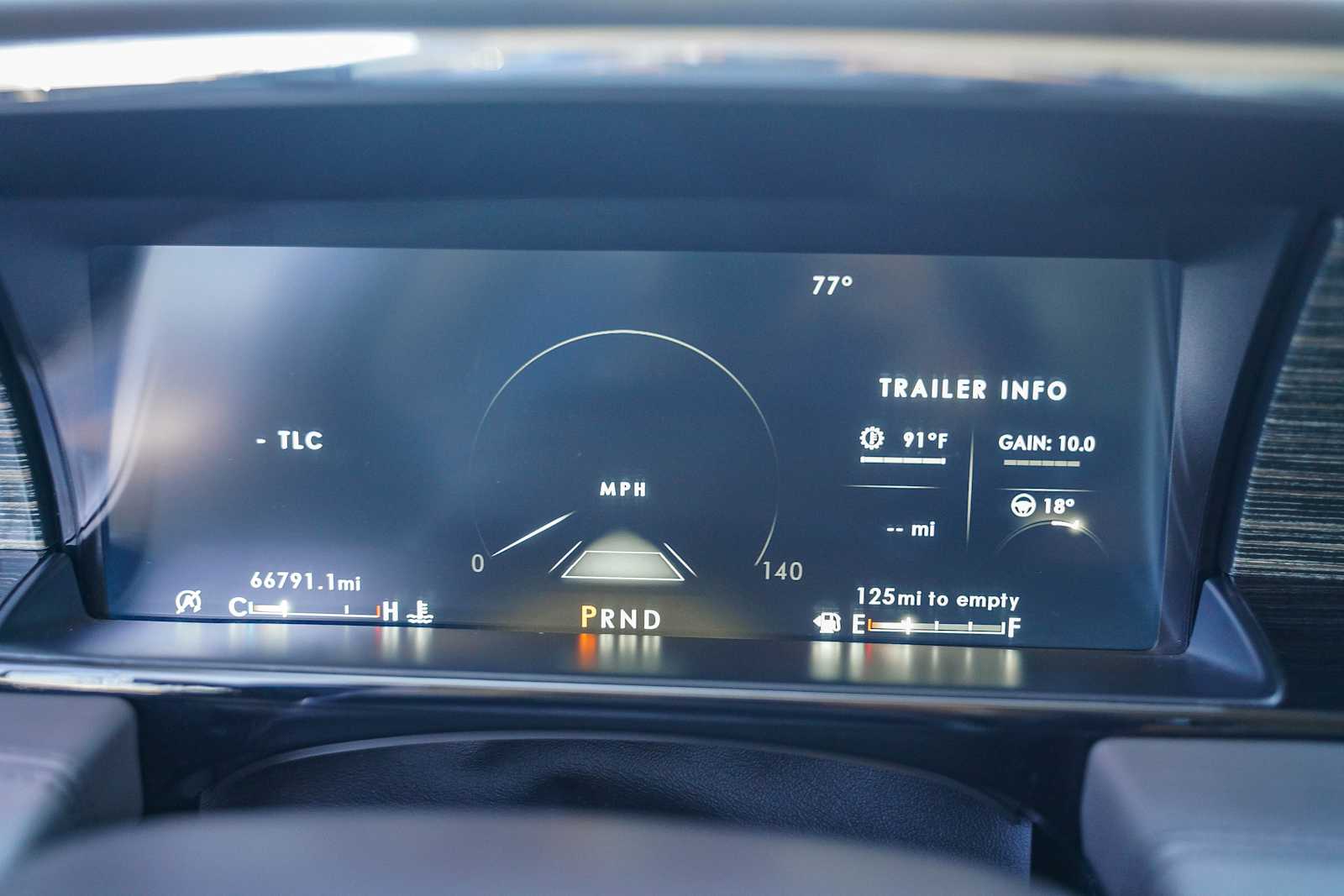 Thumbnail: 2021 Lincoln Navigator L - 21