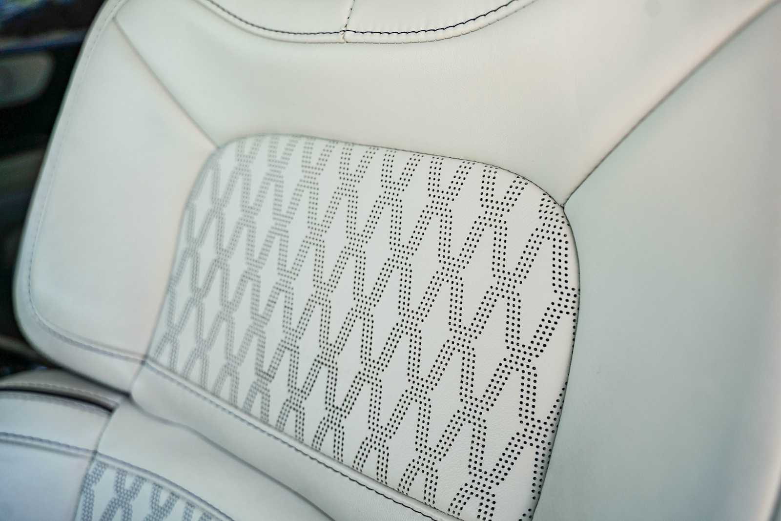 Thumbnail: 2021 Lincoln Navigator L - 20