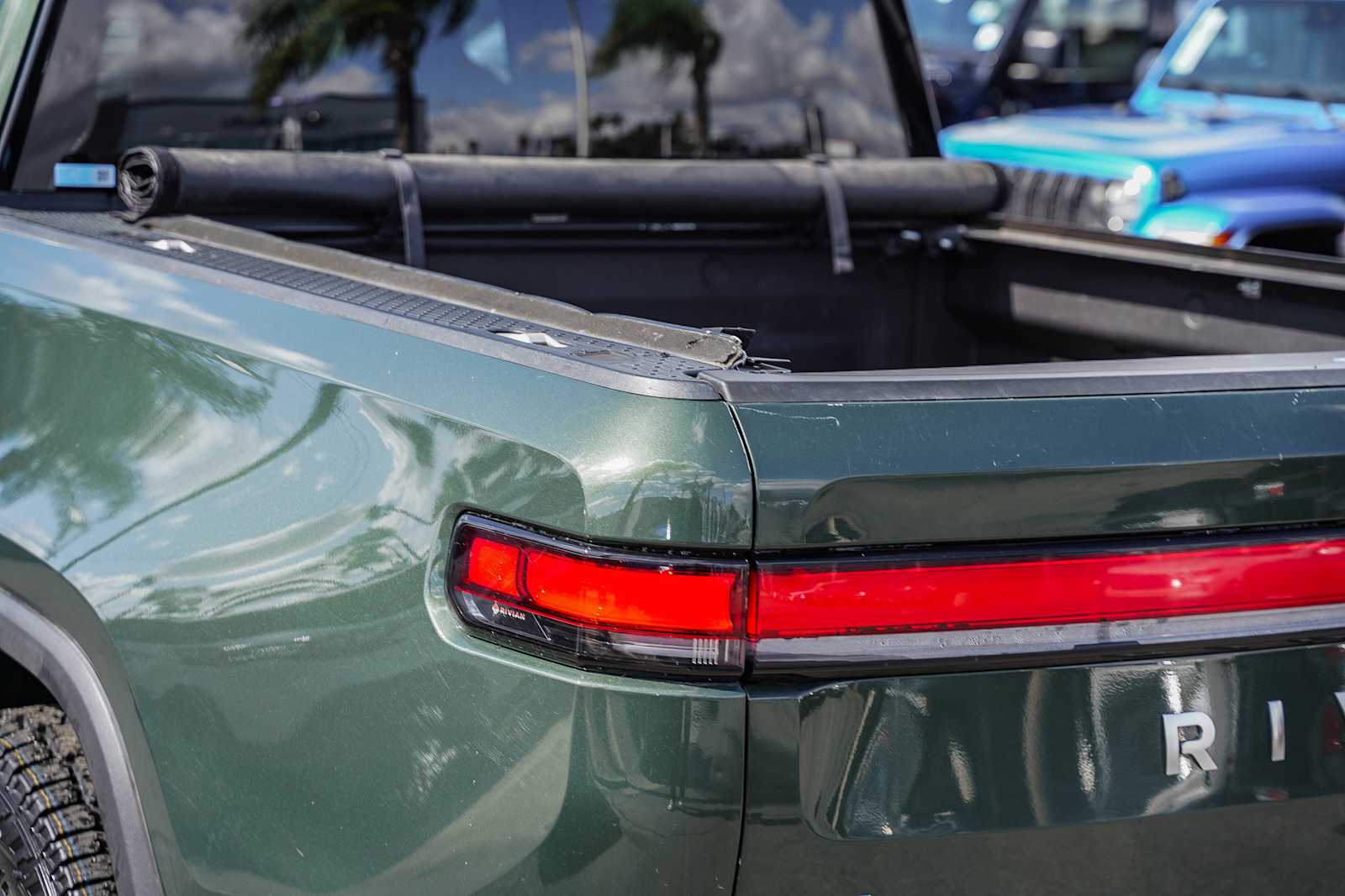 Thumbnail: 2023 Rivian R1T - 7