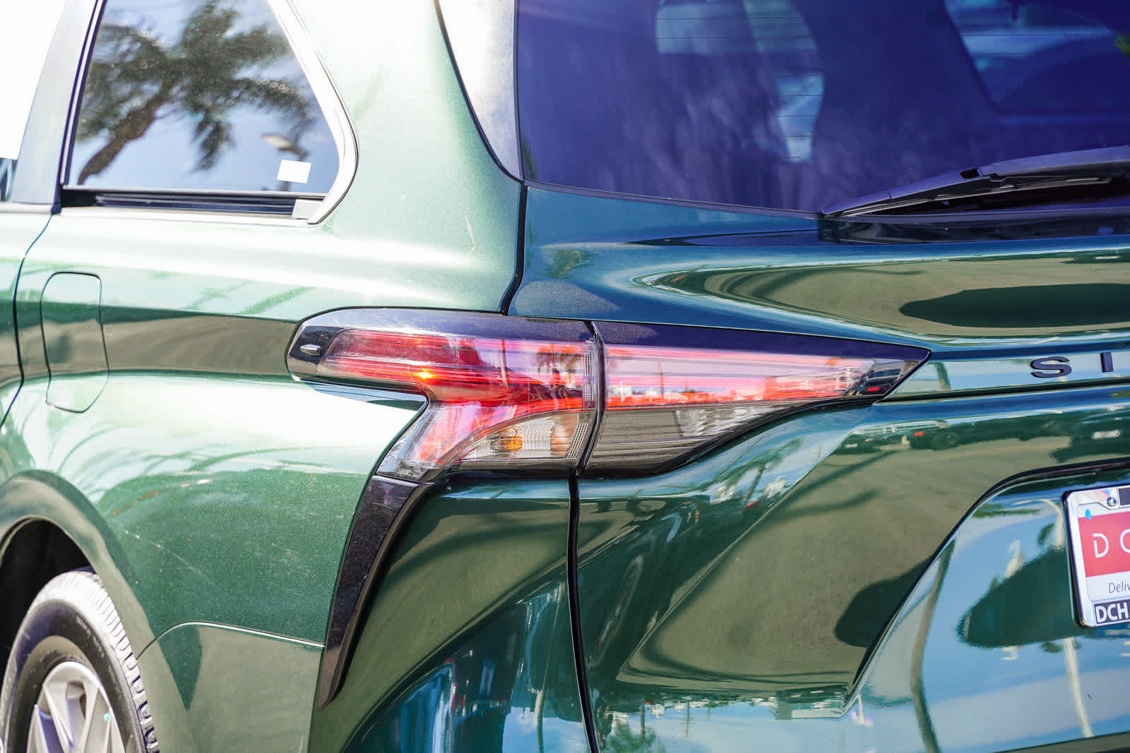 Thumbnail: 2021 Toyota Sienna - 7