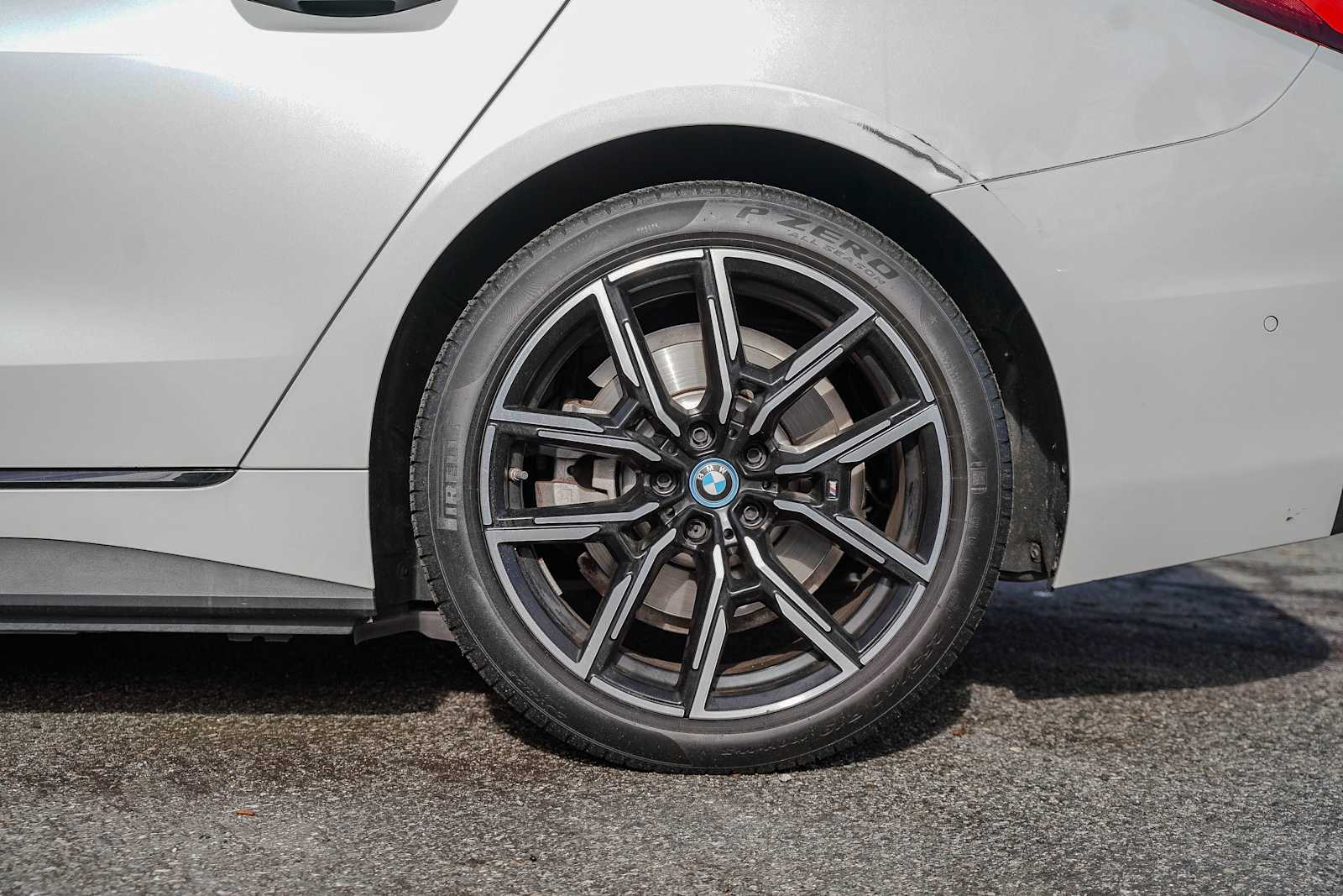 Thumbnail: 2022 BMW i4 - 8