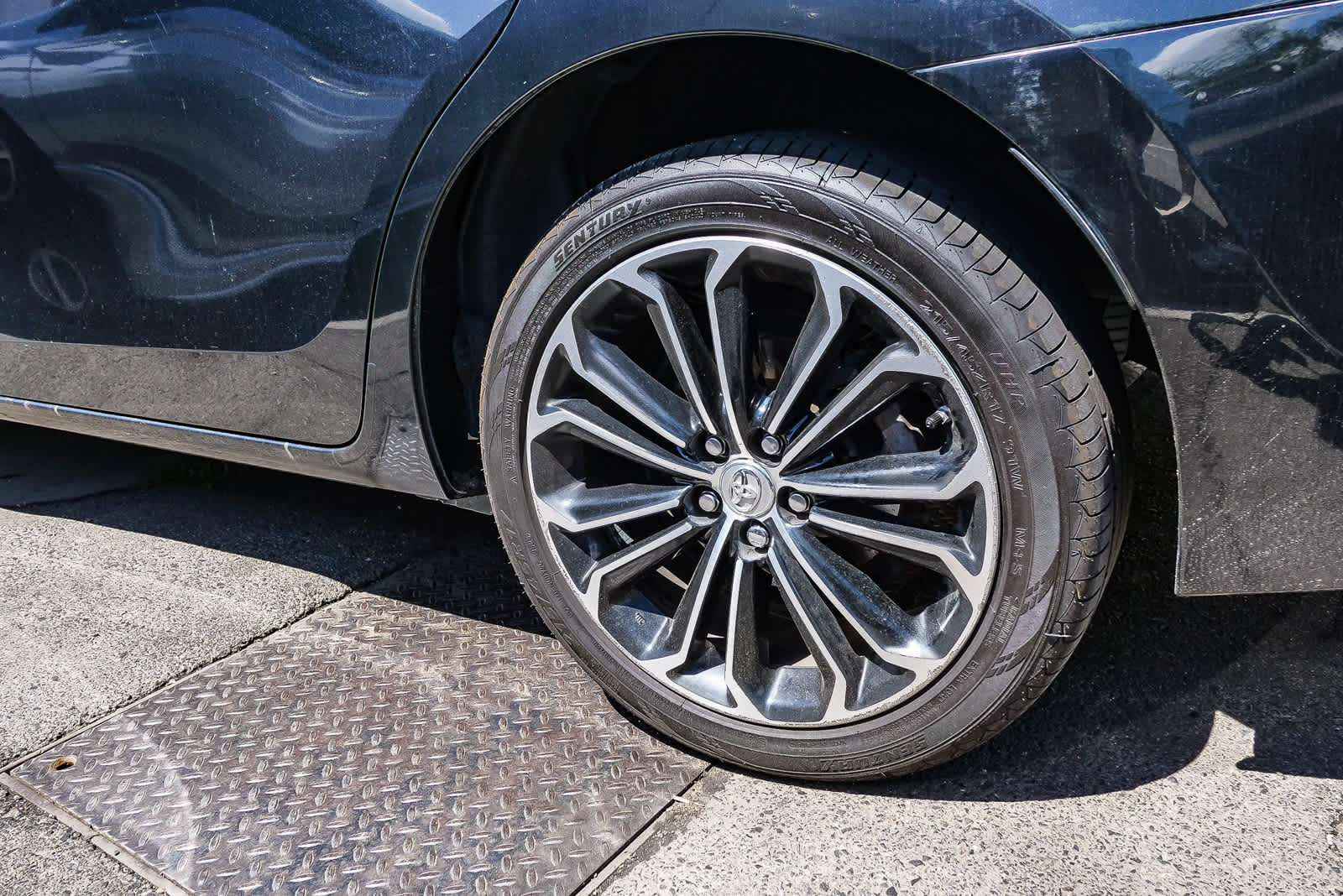 Thumbnail: 2014 Toyota Corolla - 18