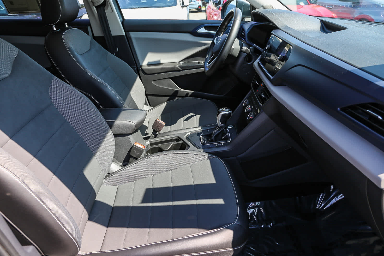 Thumbnail: 2022 Volkswagen Taos - 16