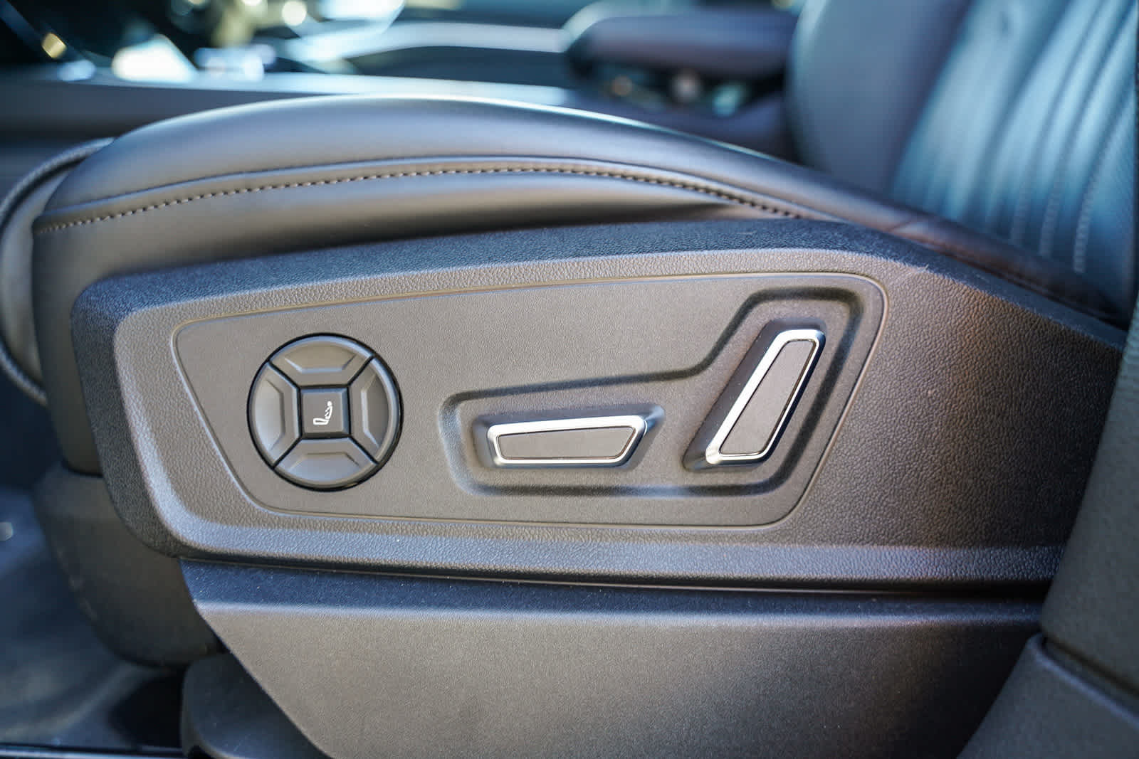 Thumbnail: 2022 Audi e-tron - 21