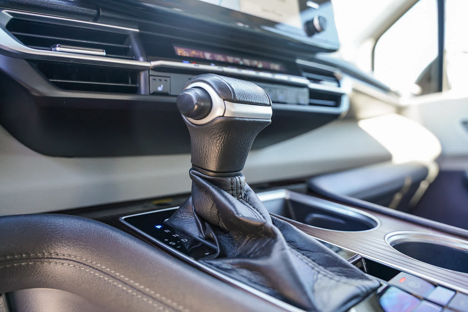 Thumbnail: 2021 Toyota Sienna - 21