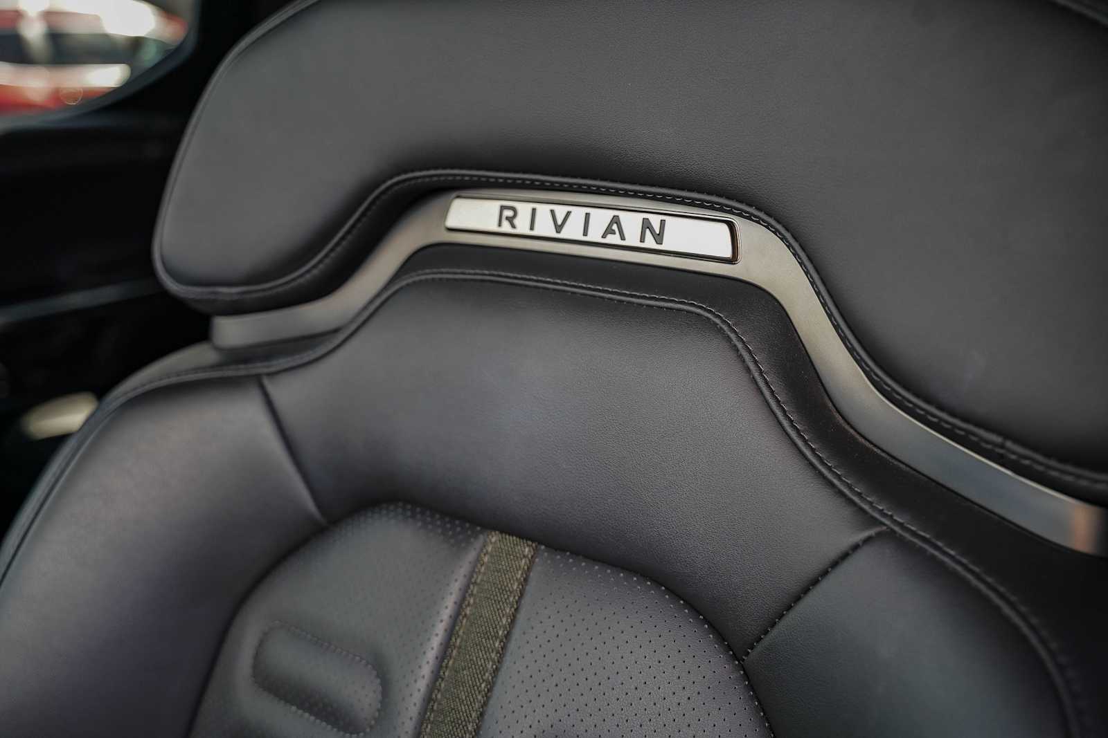 Thumbnail: 2023 Rivian R1T - 21