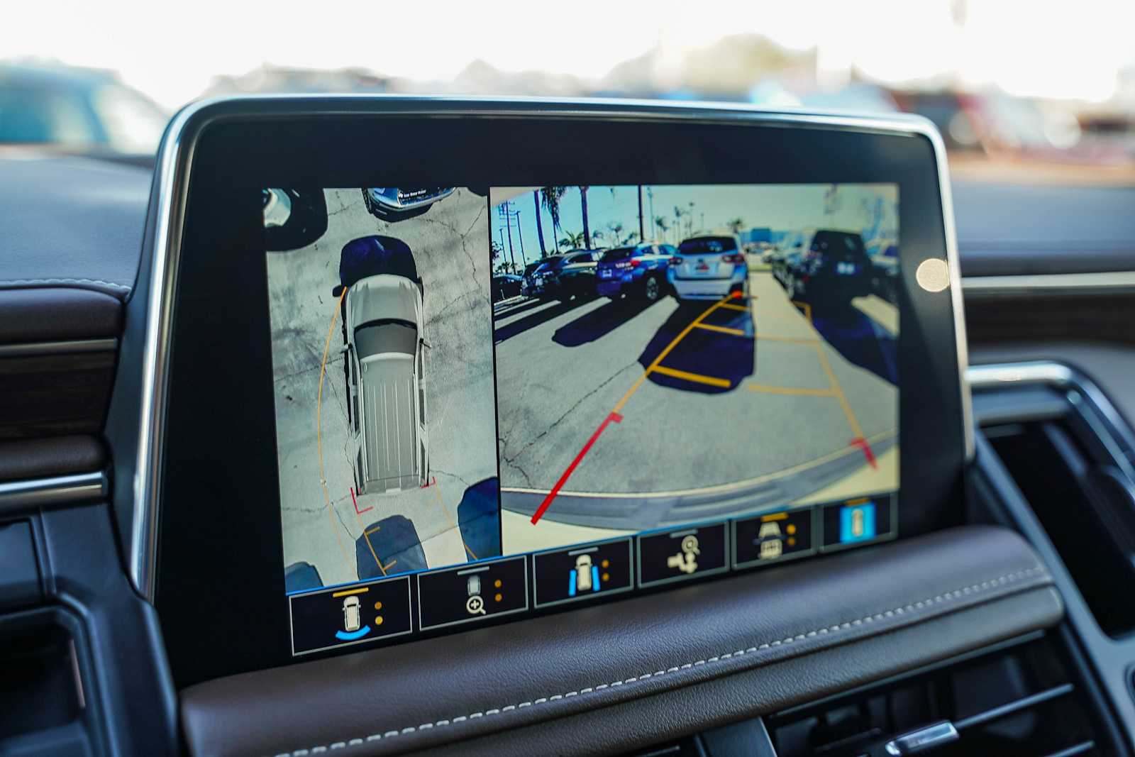 Thumbnail: 2021 Chevrolet Tahoe - 24