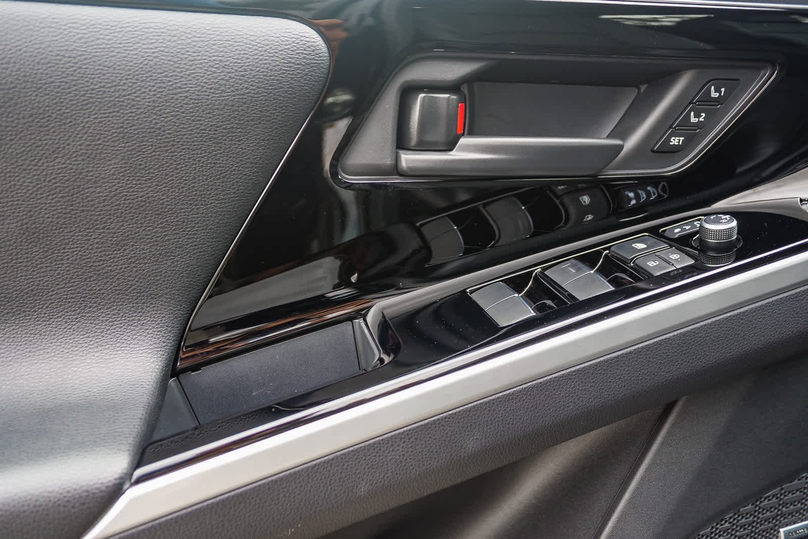 Thumbnail: 2024 Subaru Solterra - 22