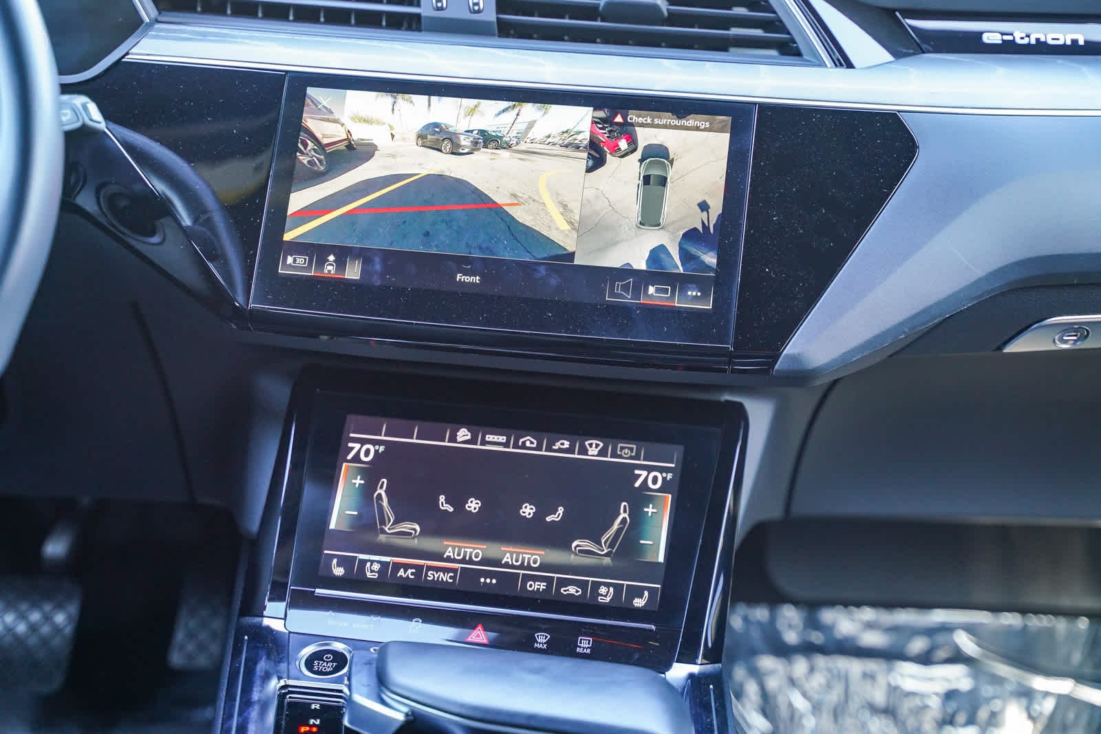 Thumbnail: 2022 Audi e-tron - 13