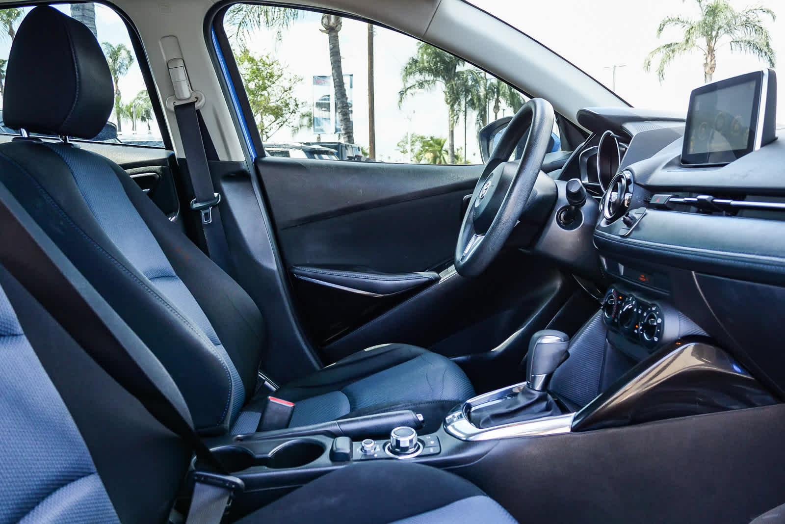 Thumbnail: 2017 Toyota Yaris iA - 16