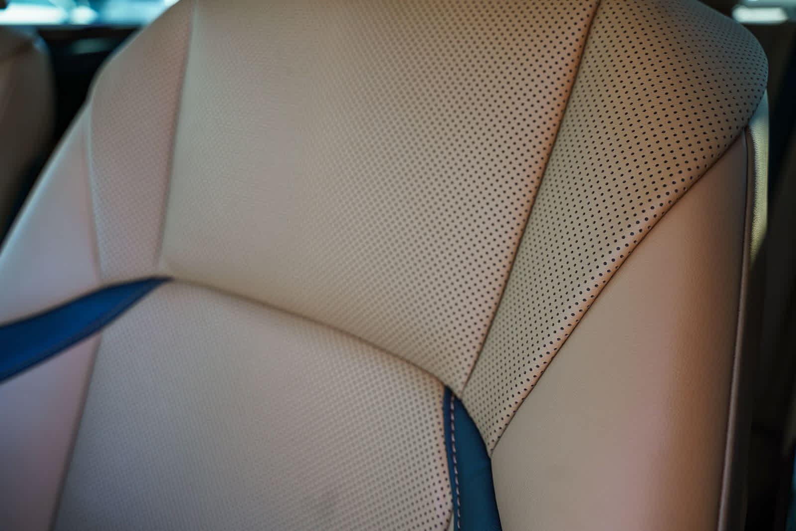 Thumbnail: 2022 Lexus ES - 19