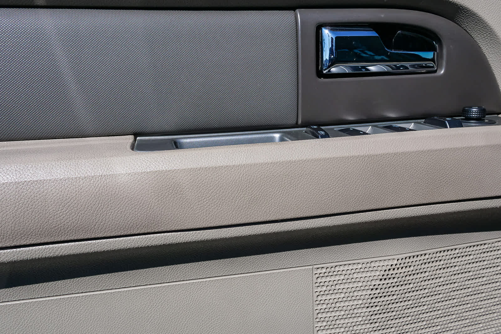 Thumbnail: 2011 Ford Expedition - 23