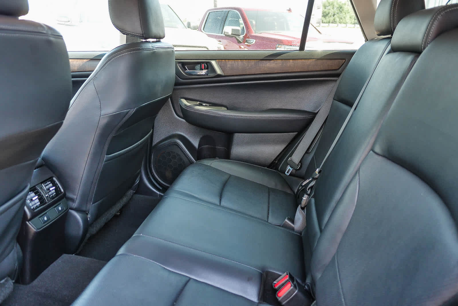 Thumbnail: 2016 Subaru Outback - 18