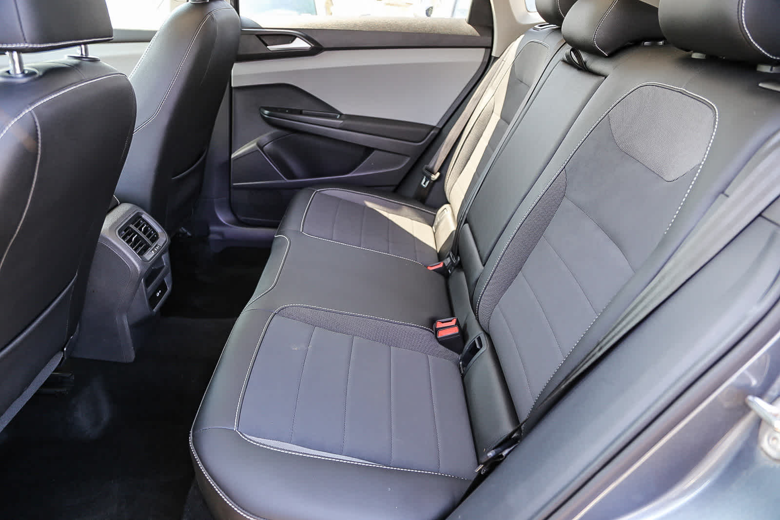 Thumbnail: 2022 Volkswagen Taos - 18