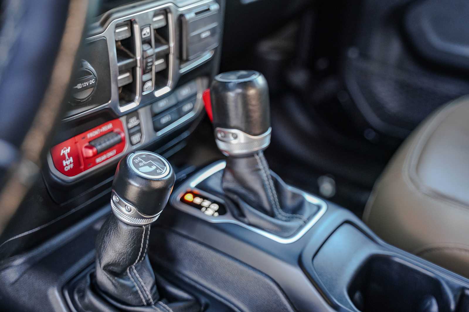 Thumbnail: 2022 Jeep Wrangler - 14