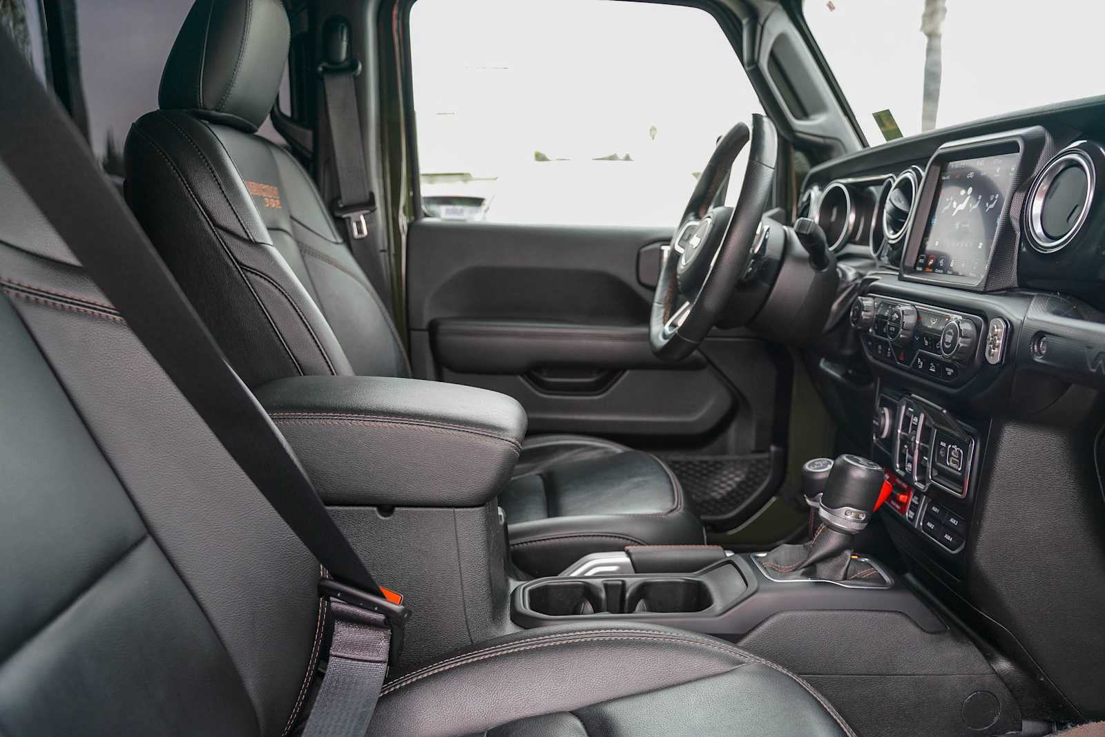 Thumbnail: 2022 Jeep Wrangler - 16