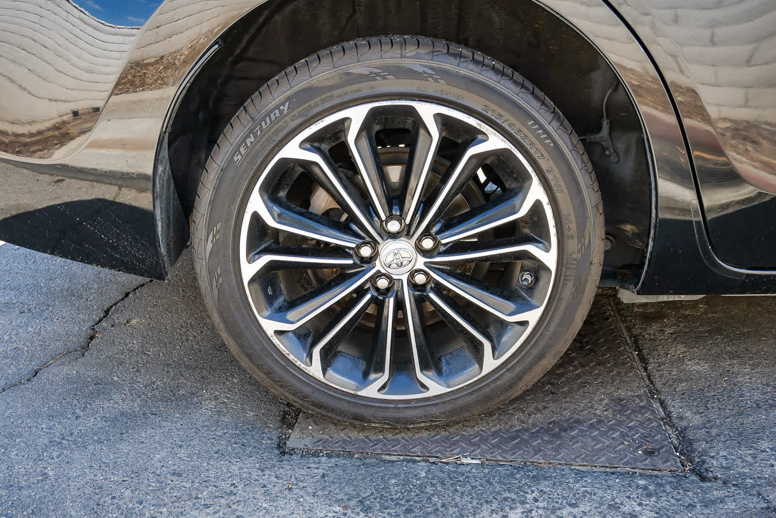 Thumbnail: 2014 Toyota Corolla - 9