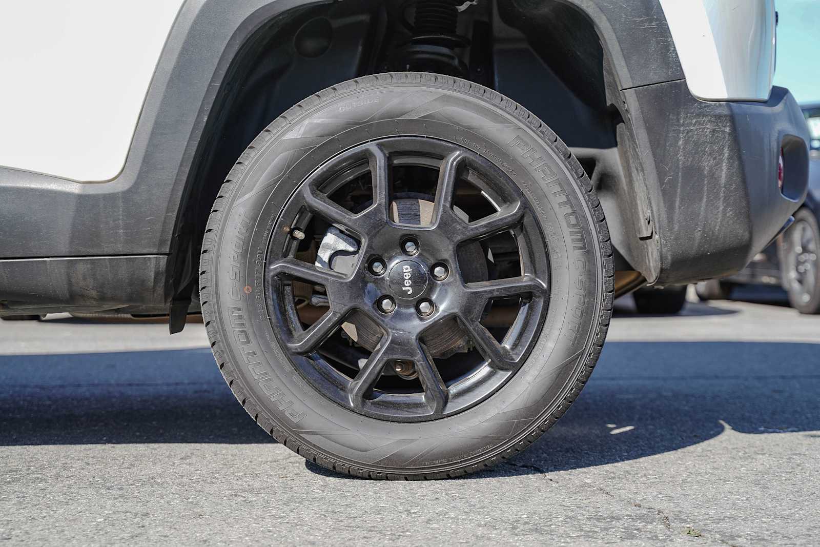 Thumbnail: 2020 Jeep Renegade - 8