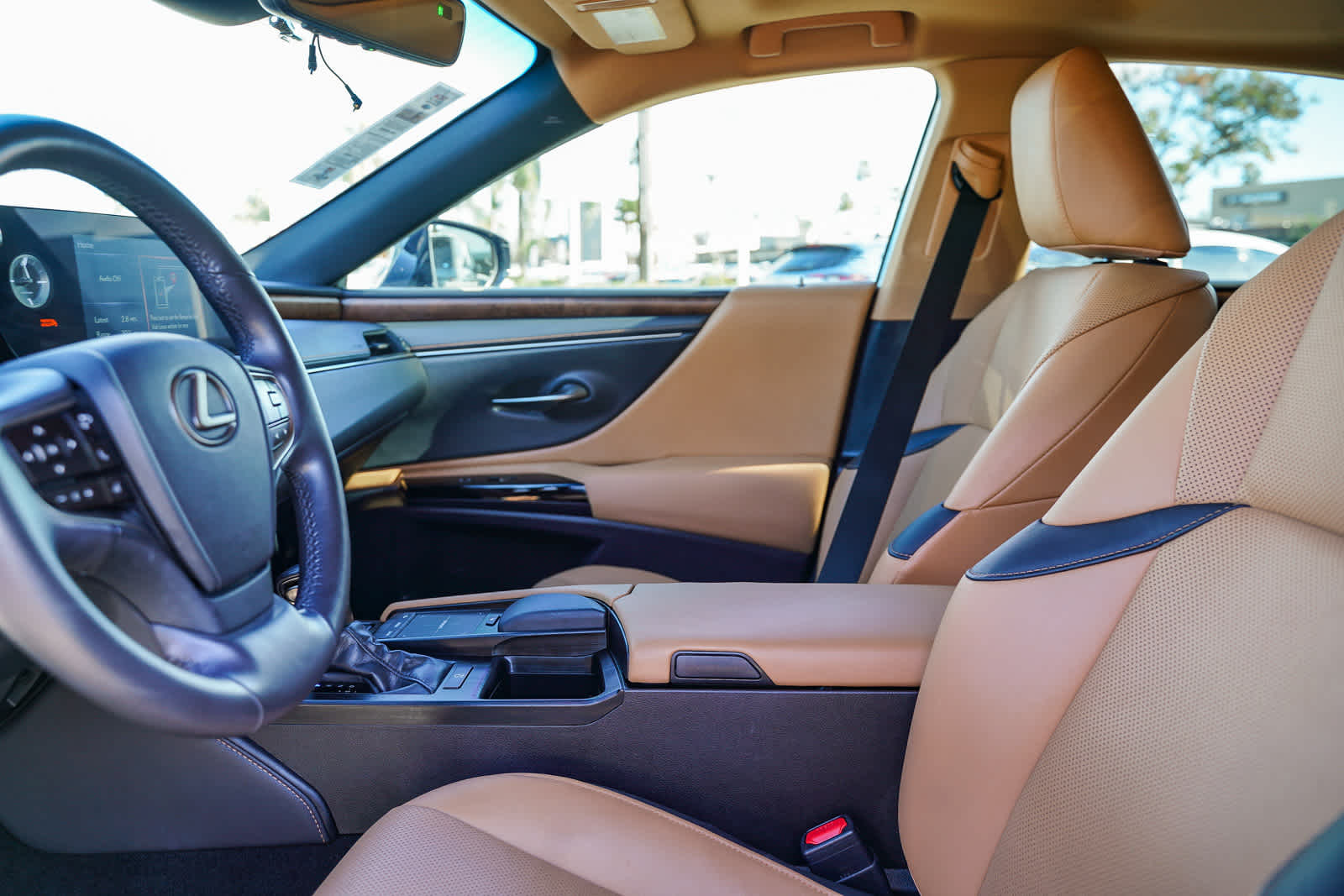 Thumbnail: 2022 Lexus ES - 14