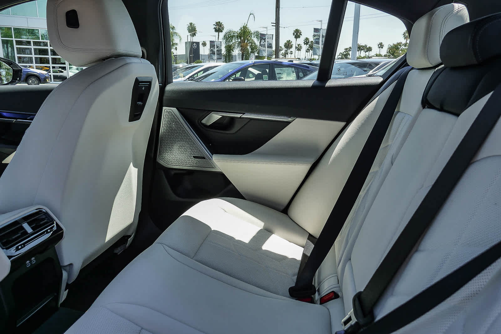 Thumbnail: 2024 BMW i5 - 16