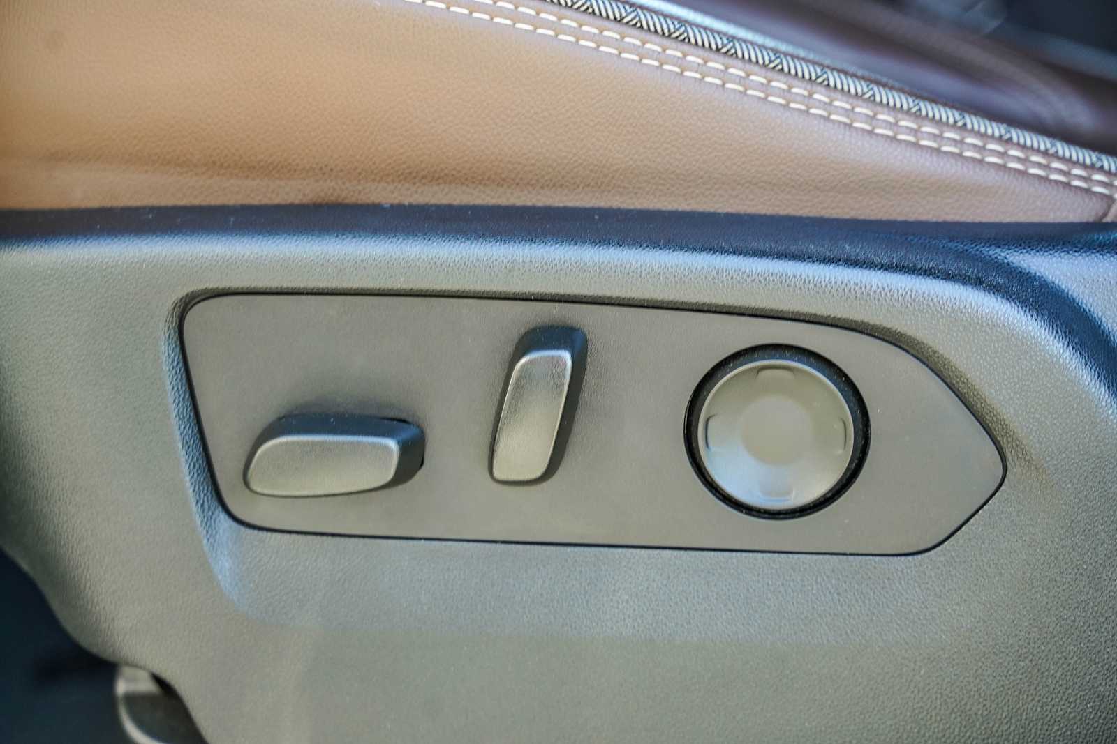 Thumbnail: 2021 Chevrolet Tahoe - 20