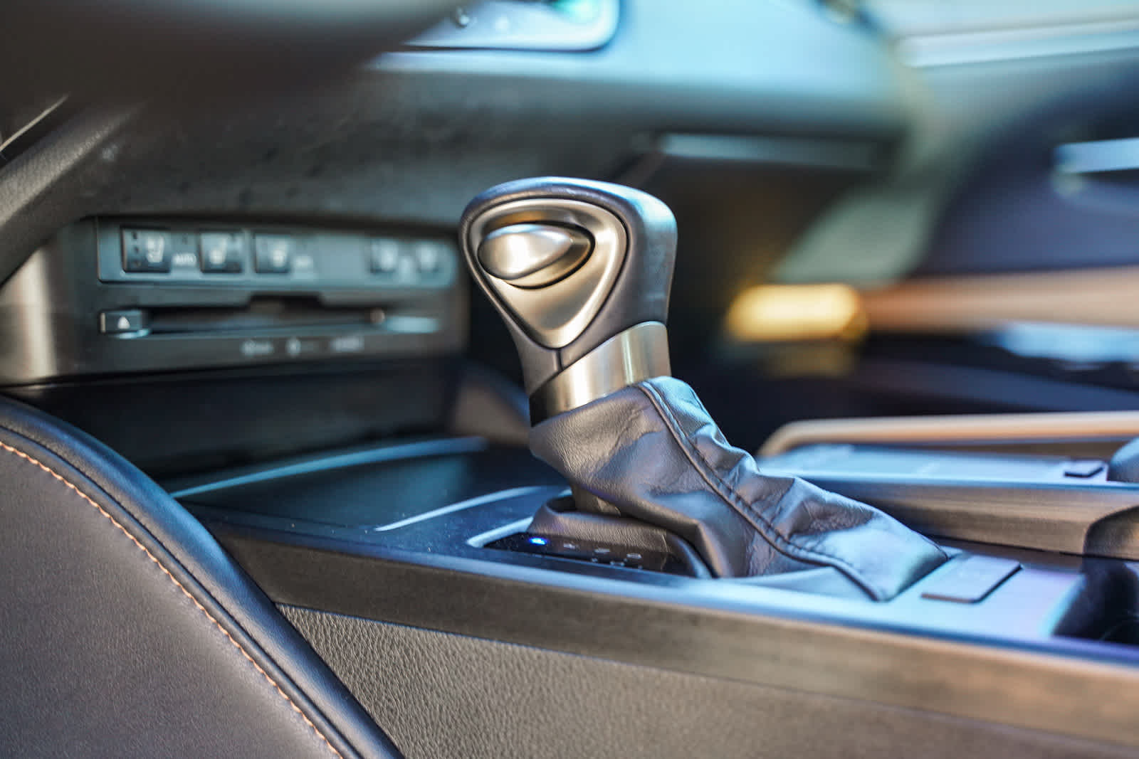 Thumbnail: 2022 Lexus ES - 18