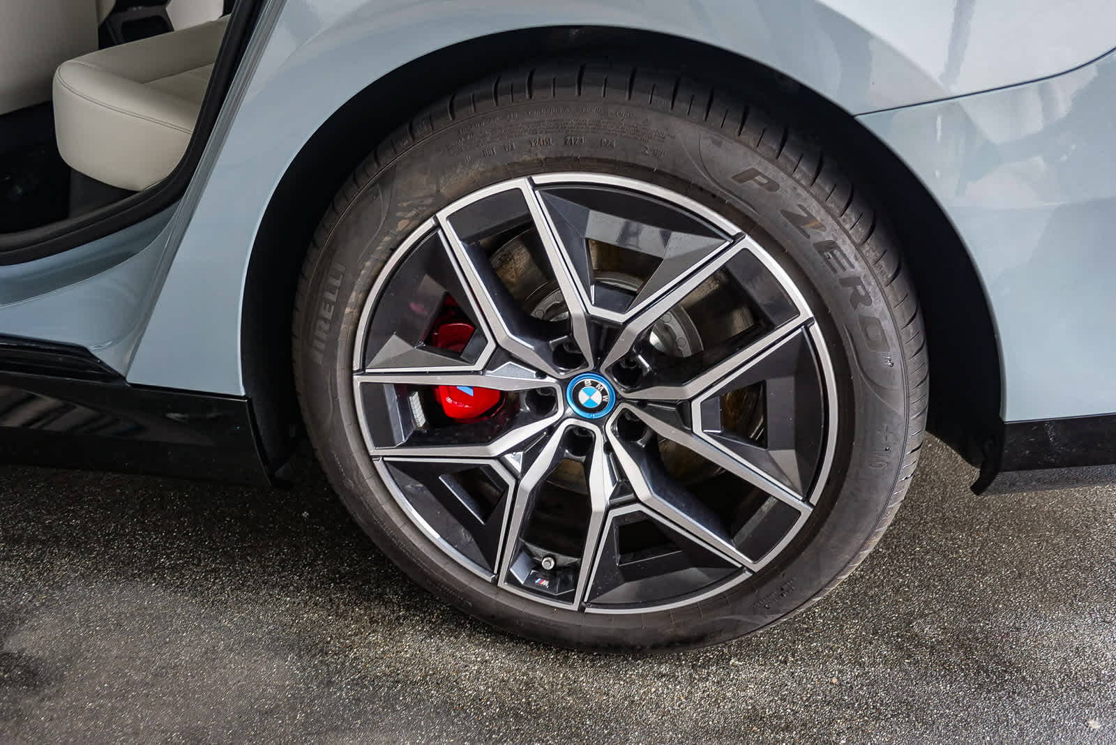 Thumbnail: 2024 BMW i5 - 19