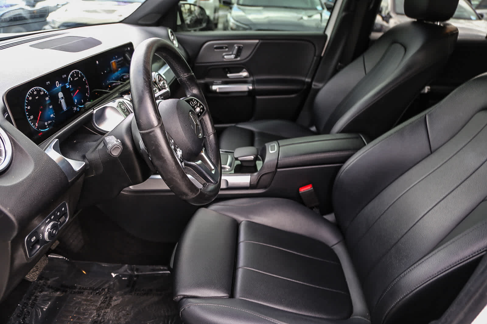 Thumbnail: 2021 Mercedes-Benz GLB - 17