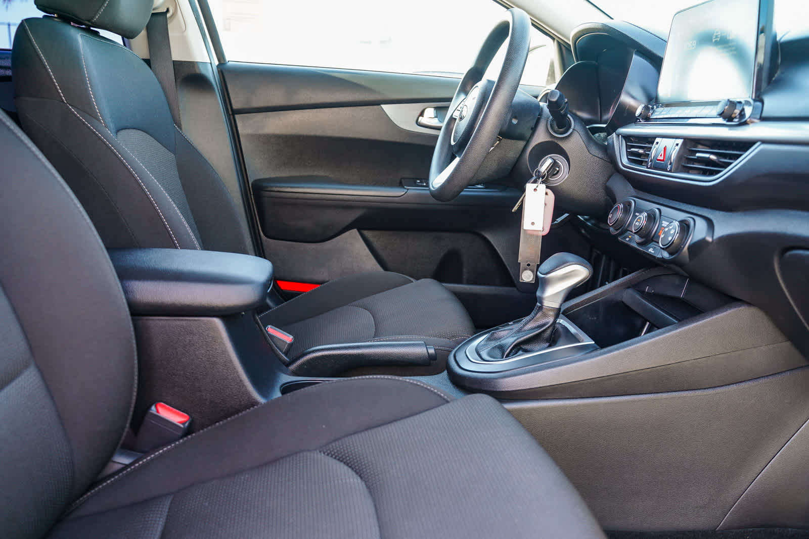 Thumbnail: 2021 Kia Forte - 15