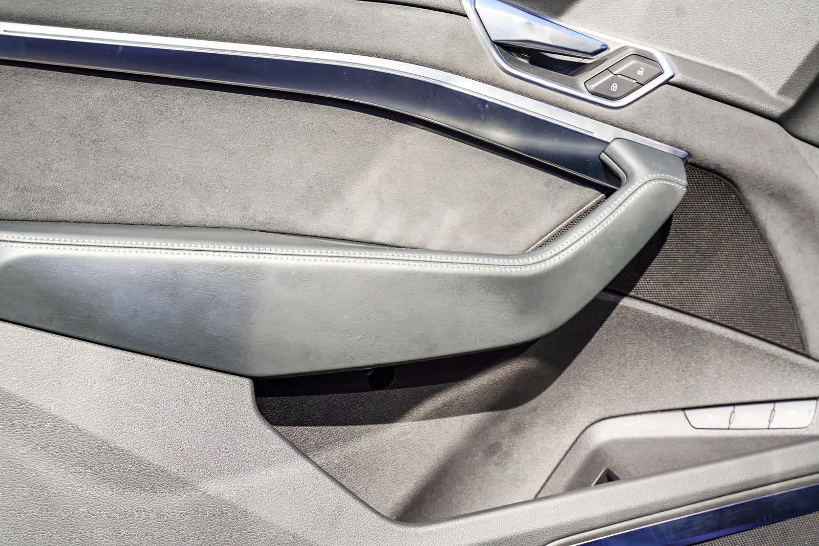 Thumbnail: 2022 Audi e-tron - 20