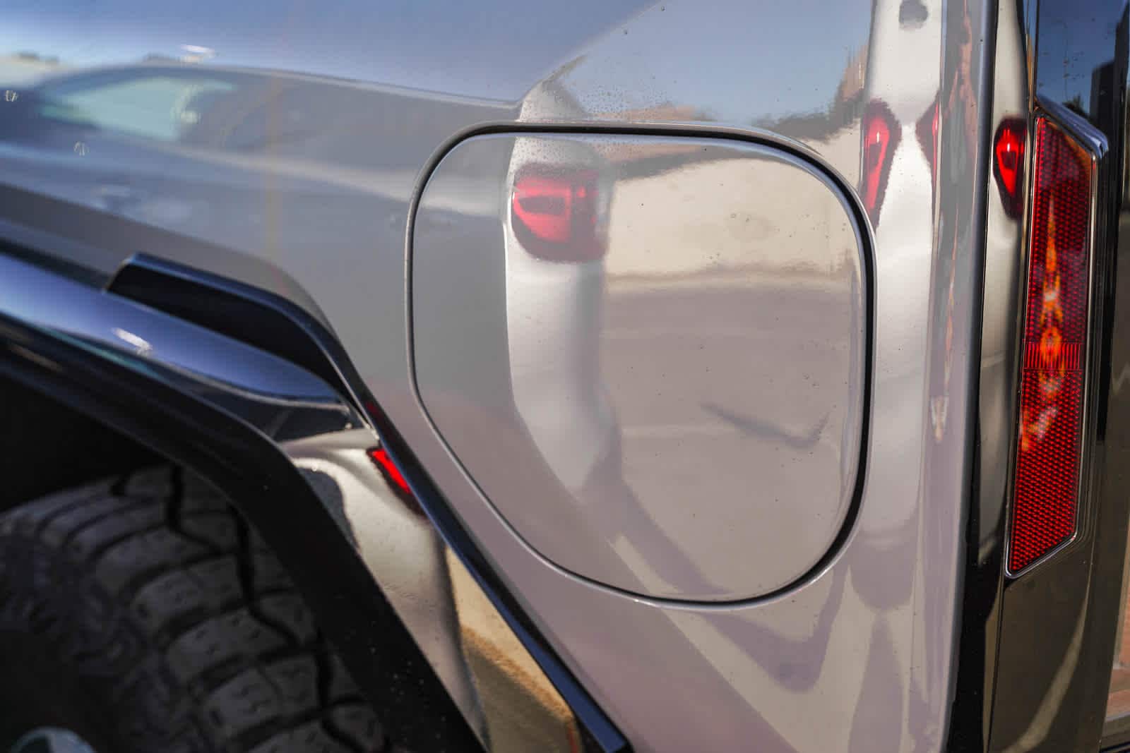 Thumbnail: 2024 GMC Hummer EV - 18