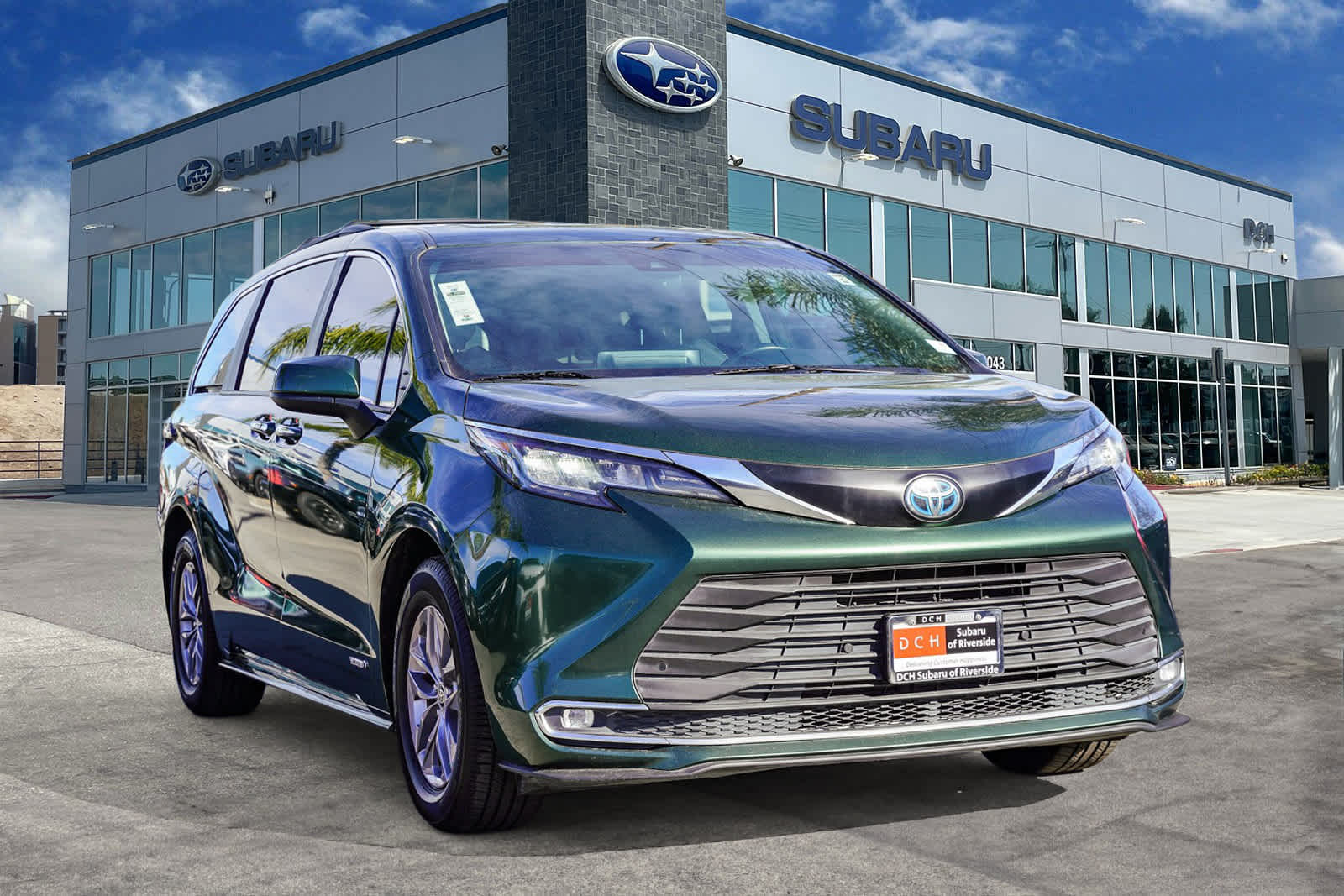 Thumbnail: 2021 Toyota Sienna - 3