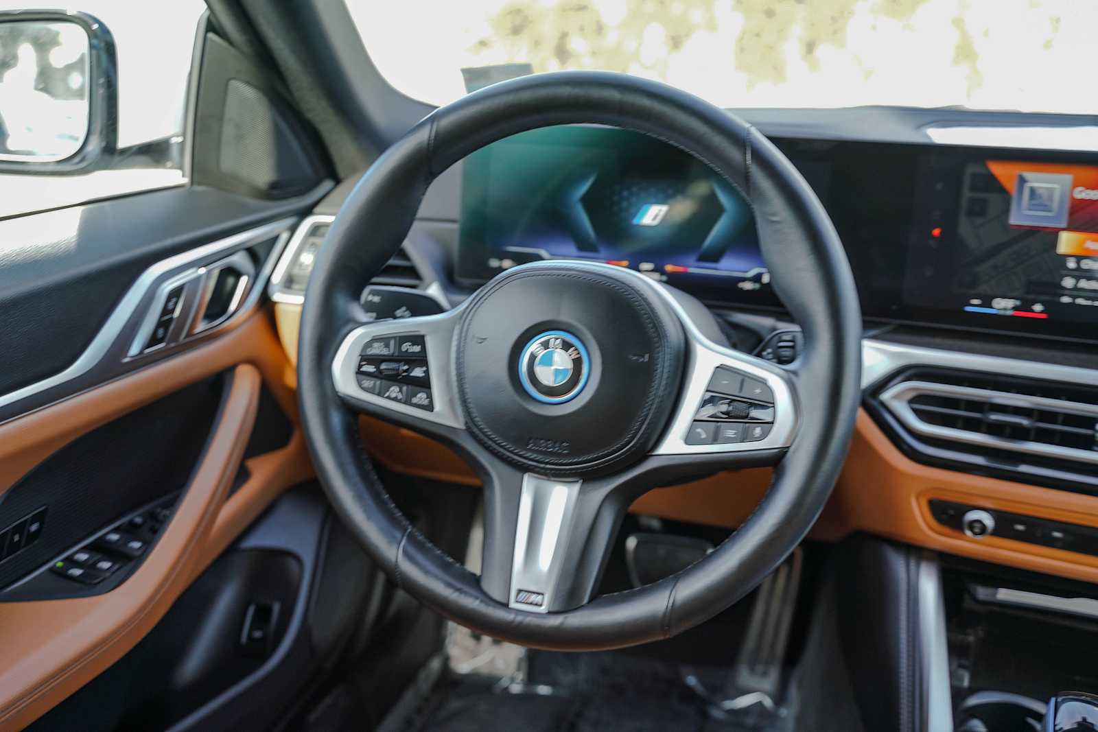 Thumbnail: 2022 BMW i4 - 14