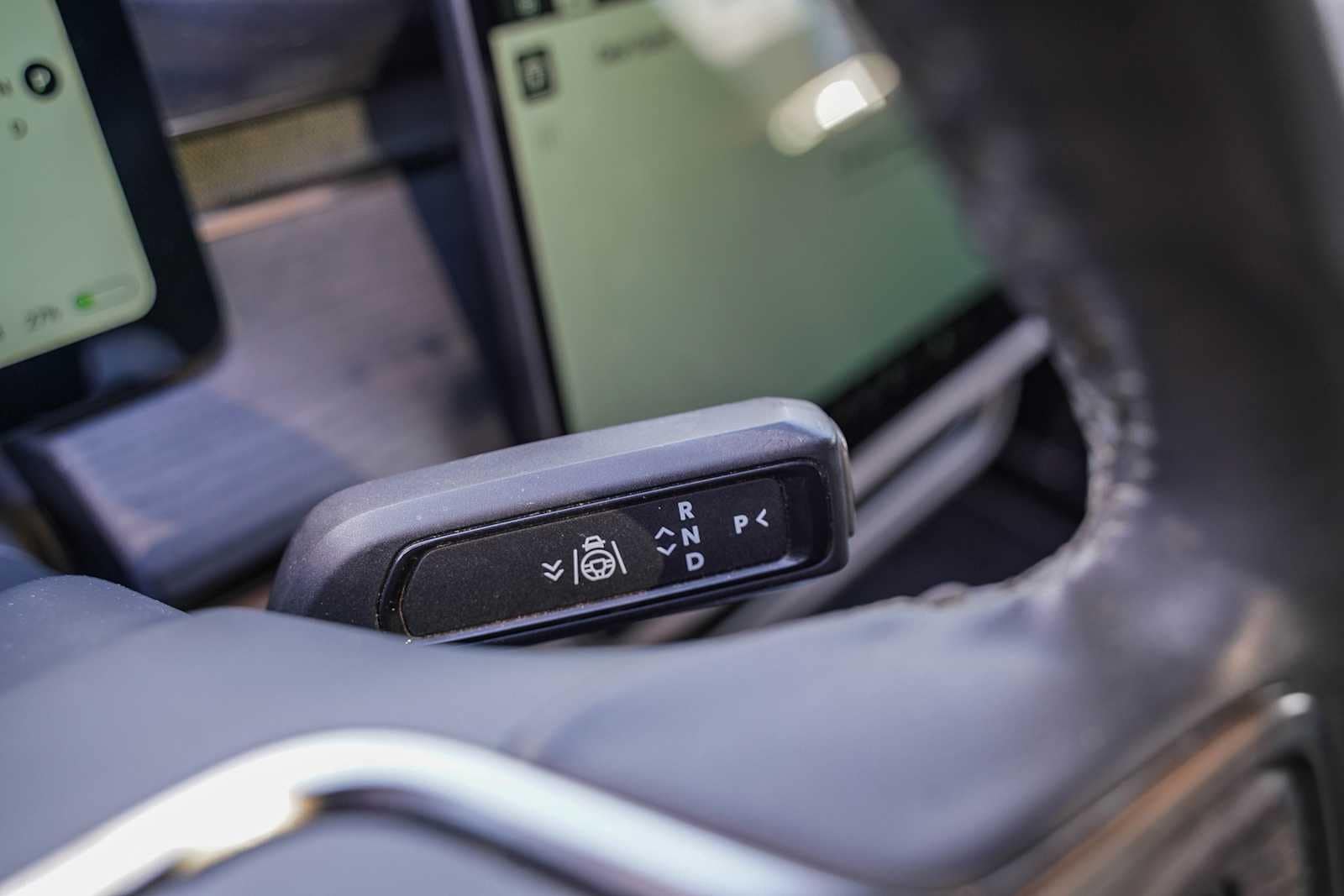 Thumbnail: 2023 Rivian R1T - 18