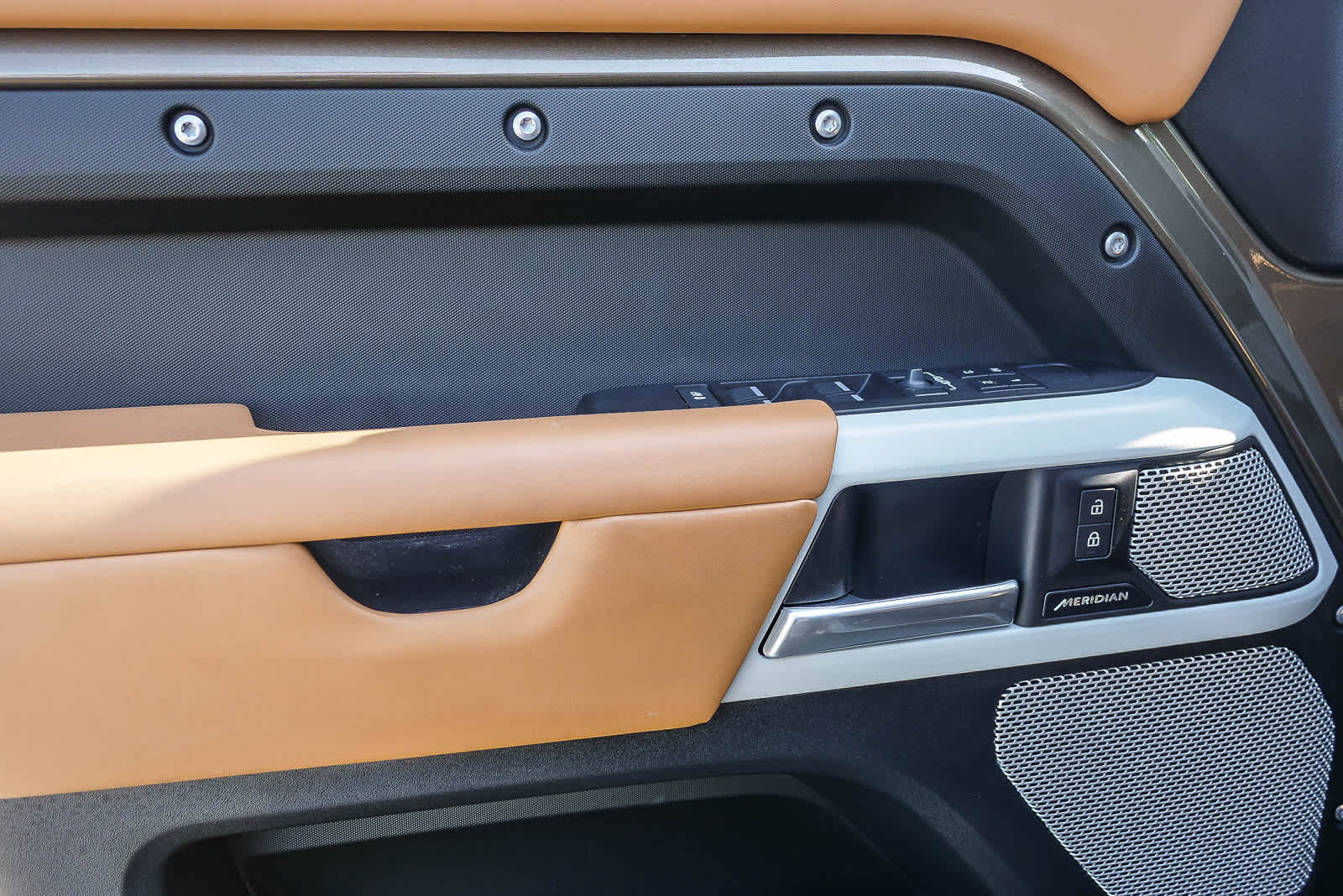 Thumbnail: 2024 Land Rover Defender - 20