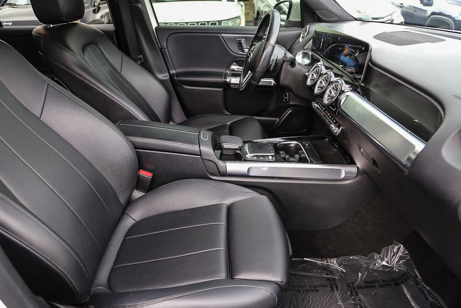 Thumbnail: 2021 Mercedes-Benz GLB - 16